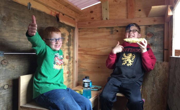 Day 173 – Thankful for Making Pinewood Derby Cars, Tree House Furniture, and Weapons for the Zombie Apocalypse with My&nbsp;Boys