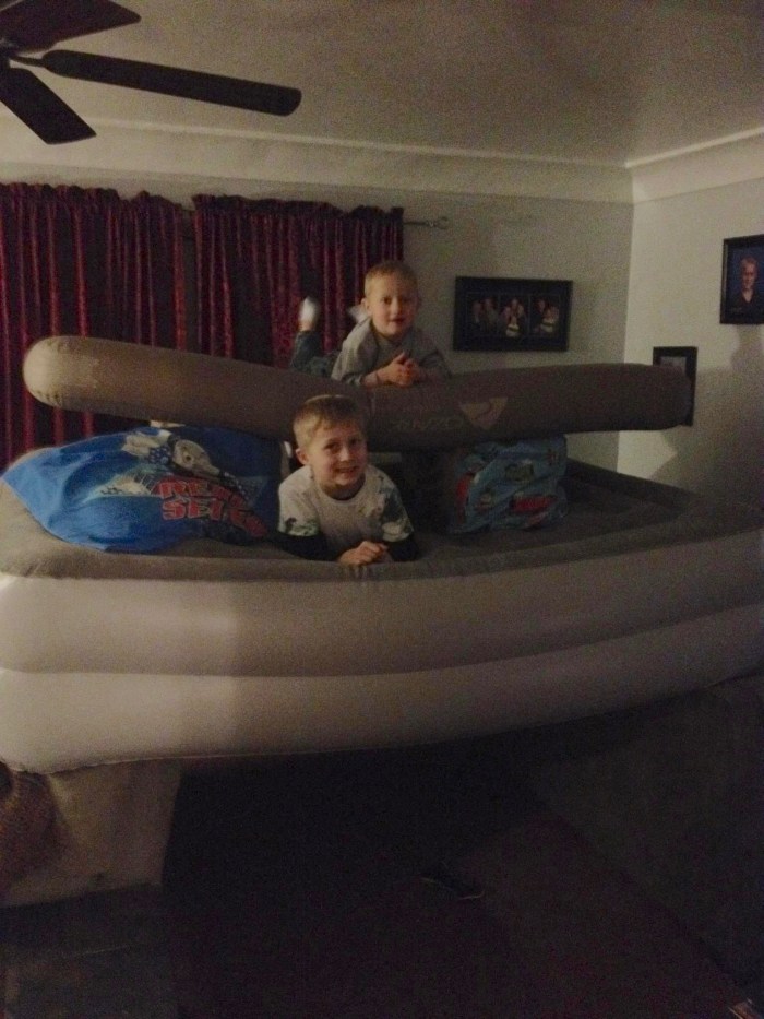 472475_10150658838879857_1526048050_o 2